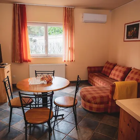 Apartmanhazak Miro Haz Siofok