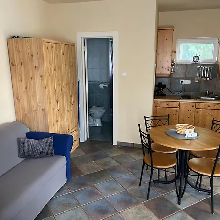 Apartment Apartmanhazak Miro Haz *