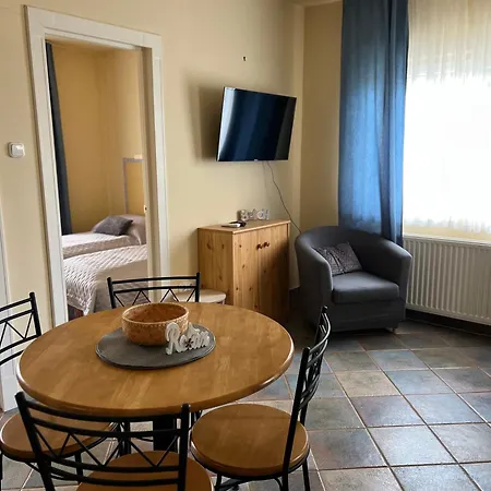 Appartamento Apartmanhazak Miro Haz